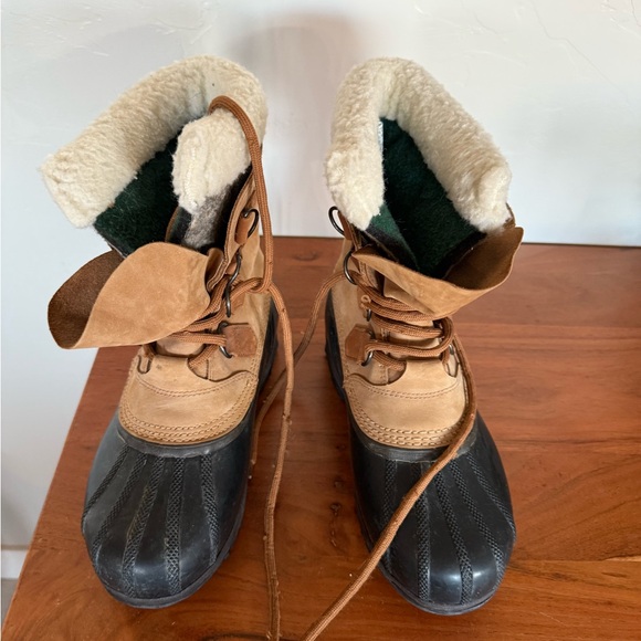 Sorel Men\'s Tan and Black‎ Winter Boots Caribou Sz 7 main image 11